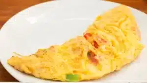 omelette avocat et pain complet