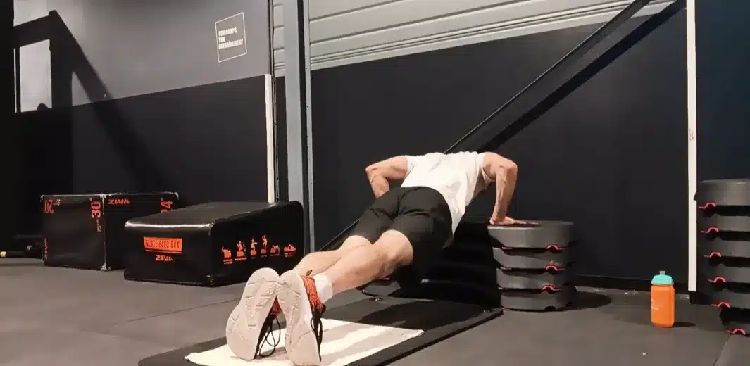 Comment faire les pompes inclinées ?