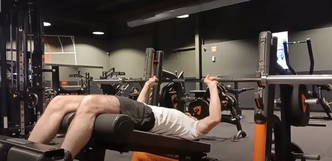 Le développé décliné barre : tuto facile à suivre