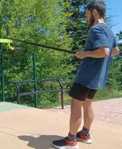 bon étirement de l'élastique au tirage horizontal