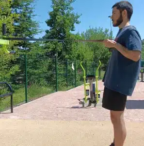 élastique tiré trop haut au tirage horizontal